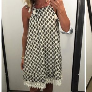 Old Navy Lace Pattern Sack Shift Dress